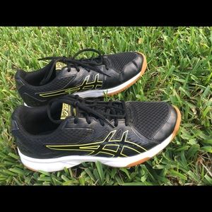ASICS men’s Upcourt 3 volleyball shoes size 9 USED